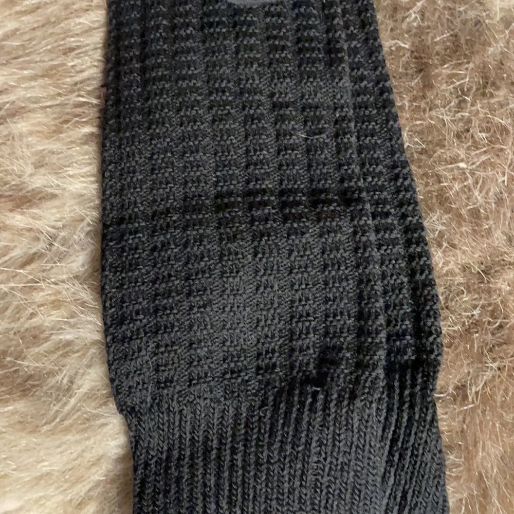 Universal Thread Socks - Picture 3 of 3